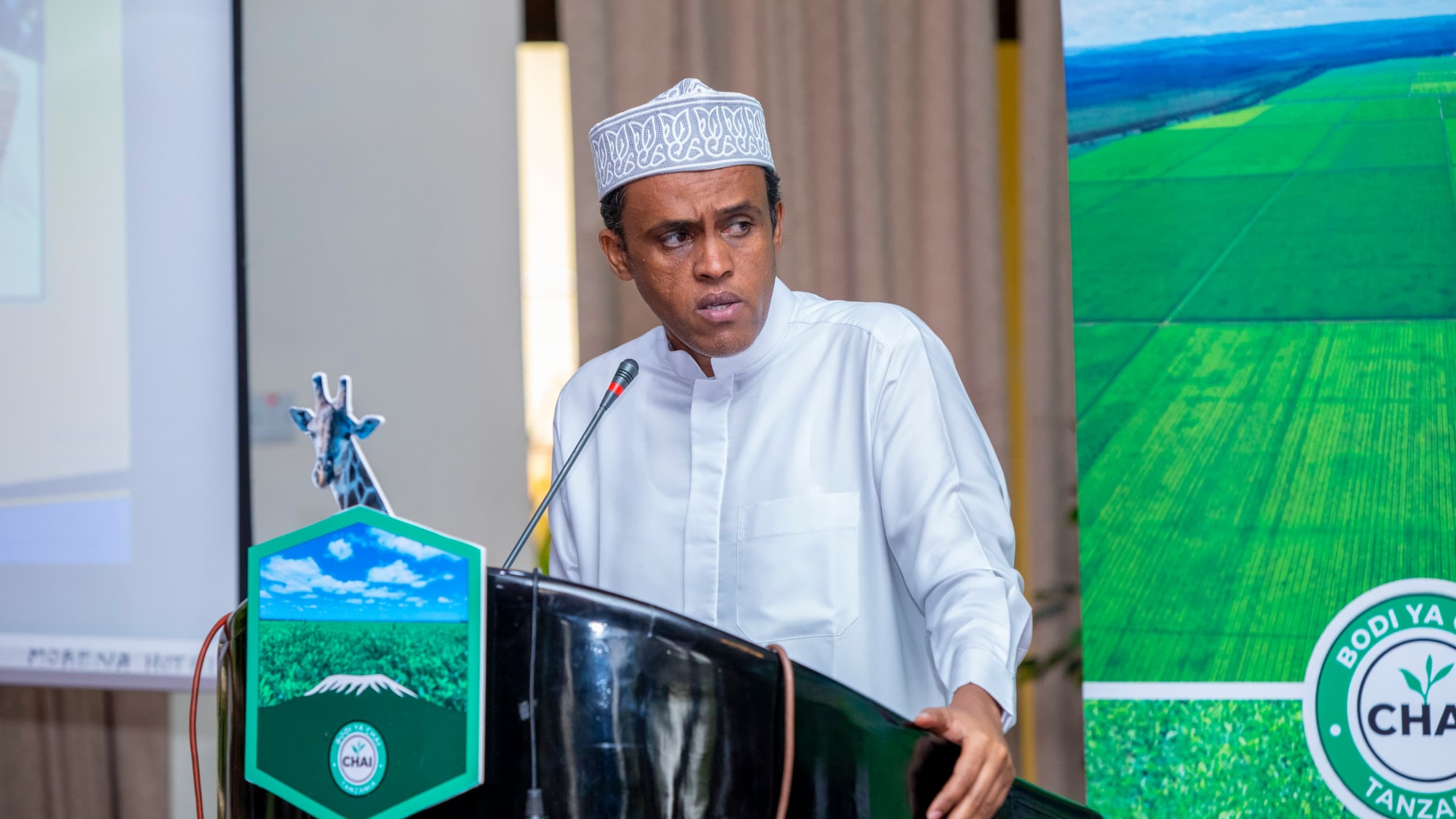 WAZIRI wa Kilimo Hussein Bashe ametoa siku 14 kupatiwa gharama za uzalishaji na uchakataji wa zao la chai nchini.